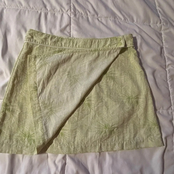 Patagonia Button Out Boardie Skort set 6 Cornelia Meadow Green - Picture 6 of 15